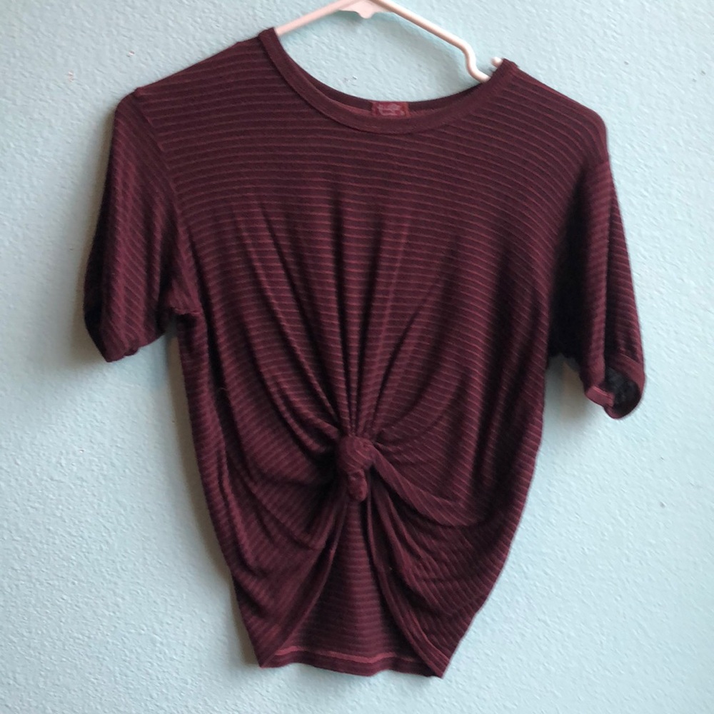 BRANDY MELVILLE TOP